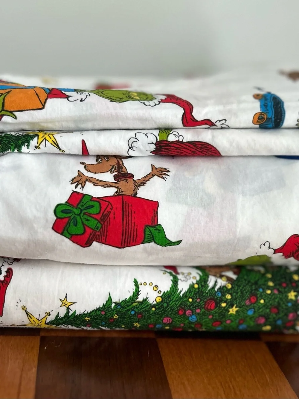 Dr. Seuss’s The Grinch™ & Max™ Sheet Set size Queen. New